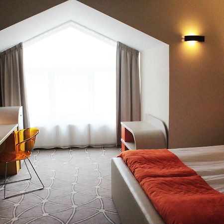 Hotel Eclipse Domasław Εξωτερικό φωτογραφία
