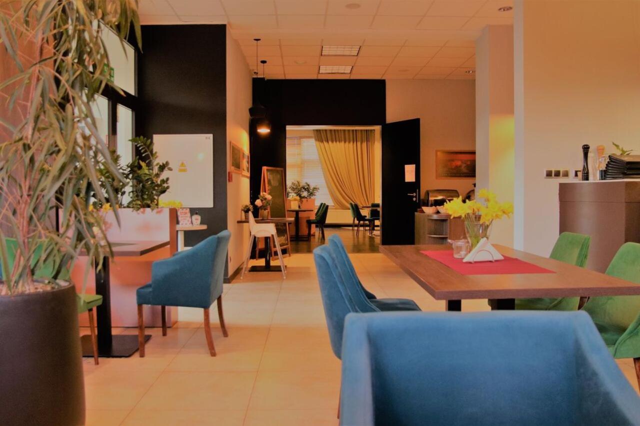 Hotel Eclipse Domasław Εξωτερικό φωτογραφία