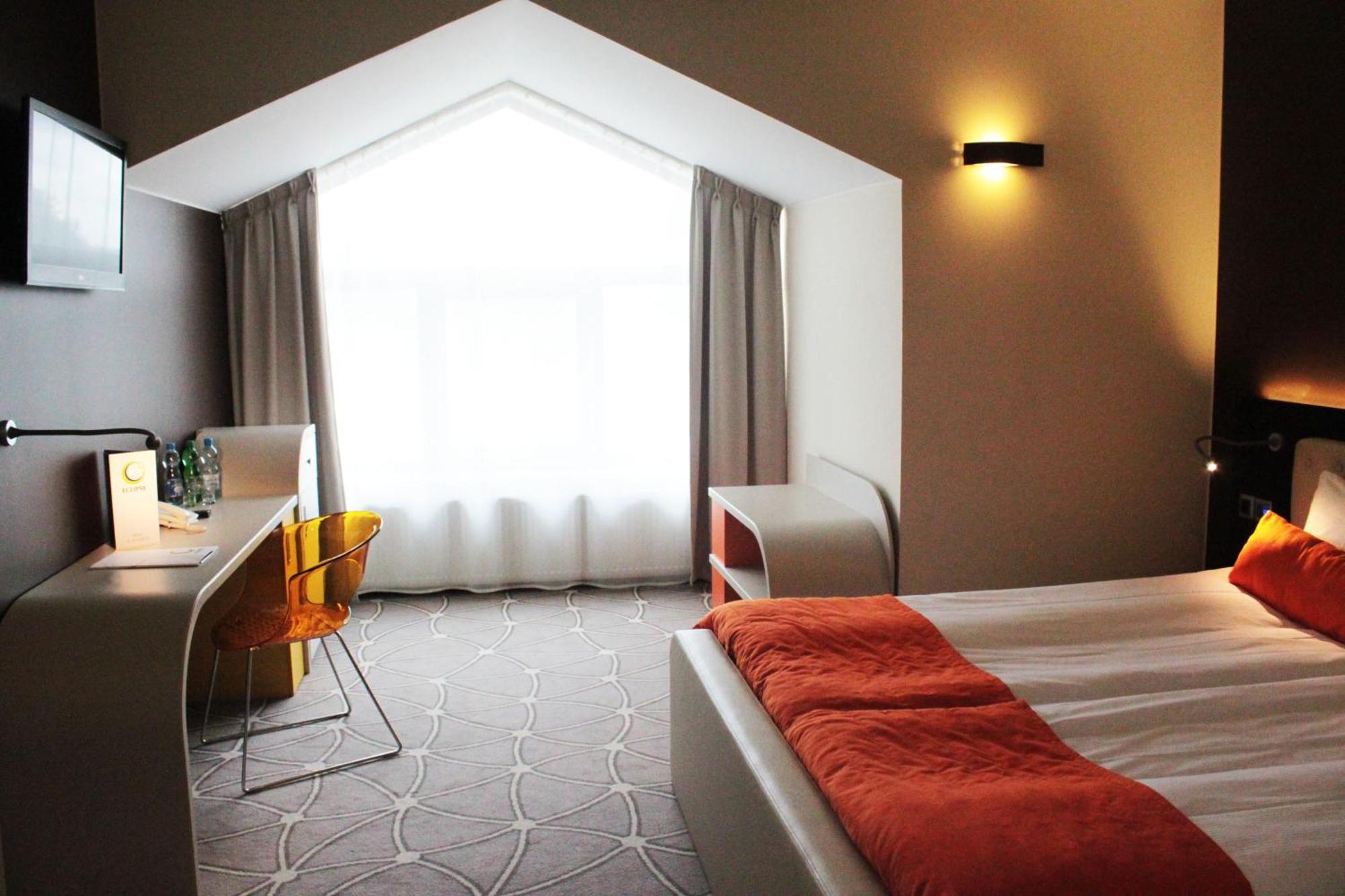 Hotel Eclipse Domasław Εξωτερικό φωτογραφία