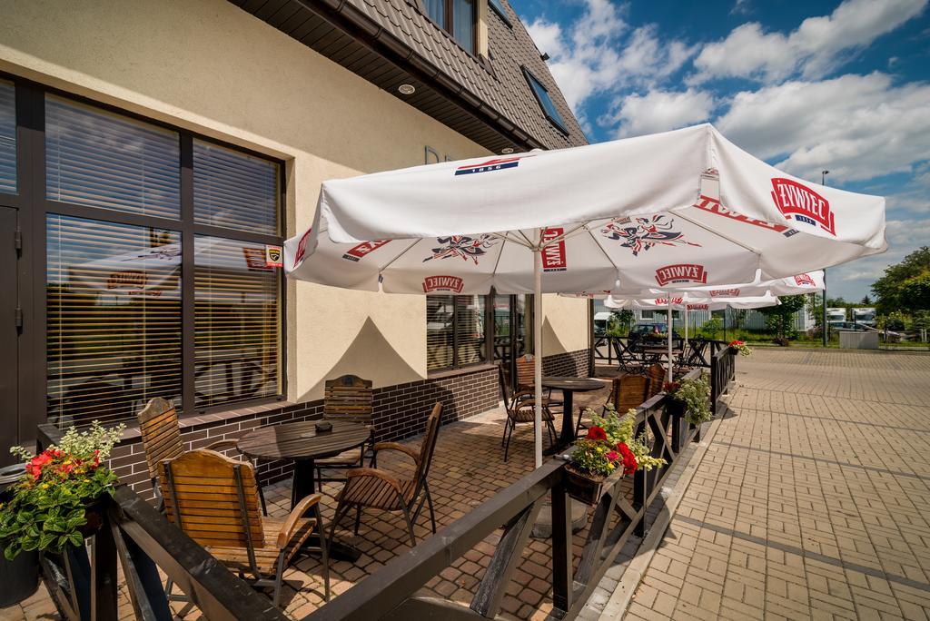 Hotel Eclipse Domasław Εξωτερικό φωτογραφία